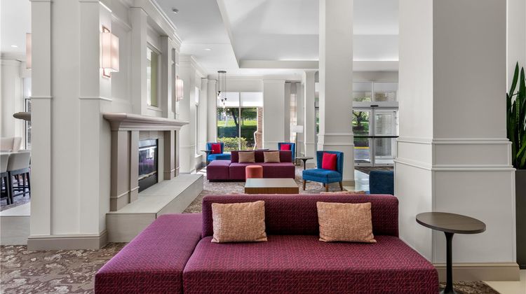 Hilton Garden Inn Overland Park Lobby