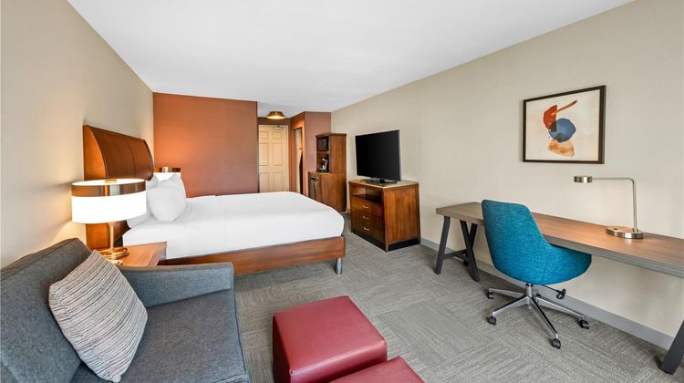 Hilton Garden Inn Overland Park Room