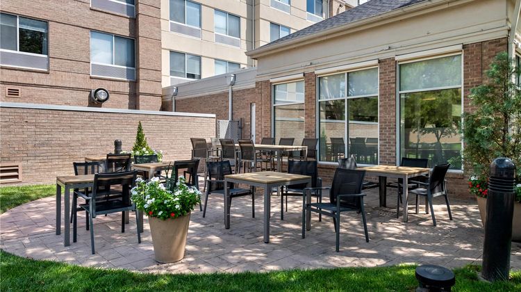 Hilton Garden Inn Overland Park Exterior