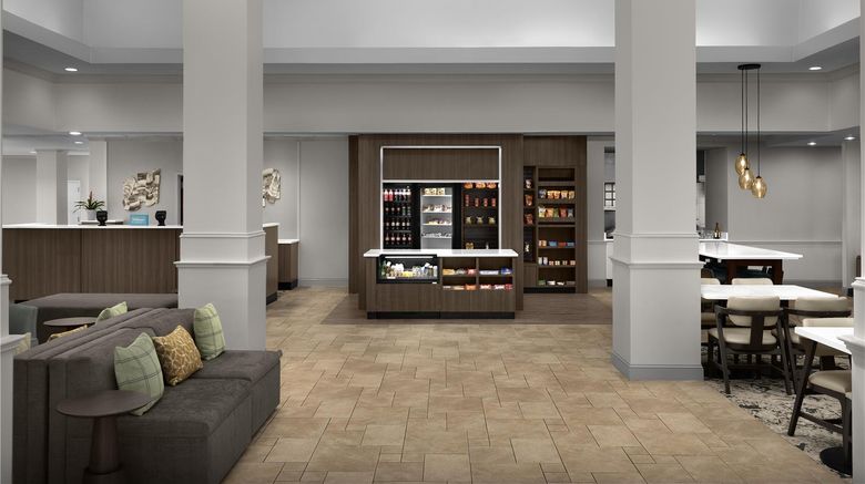<b>Hilton Garden Inn Macon/Mercer Universit Lobby</b>. Images powered by <a href="https://iceportal.shijigroup.com/" title="IcePortal" target="_blank">IcePortal</a>.