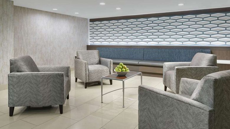 <b>DoubleTree by Hilton Orlando Airport Lobby</b>. Images powered by <a href="https://iceportal.shijigroup.com/" title="IcePortal" target="_blank">IcePortal</a>.