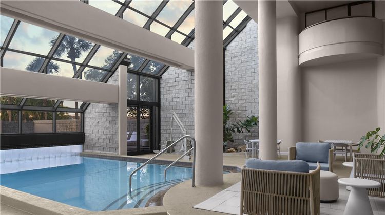 Embassy Suites Intl Drive ICON Park Pool