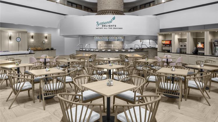 Embassy Suites Intl Drive ICON Park Restaurant