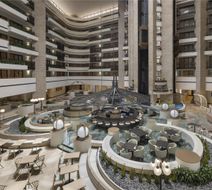 Embassy Suites Intl Drive ICON Park Lobby