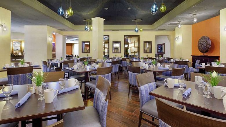 <b>DoubleTree by Hilton Orlando Downtown Restaurant</b>. Images powered by <a href="https://iceportal.shijigroup.com/" title="IcePortal" target="_blank">IcePortal</a>.
