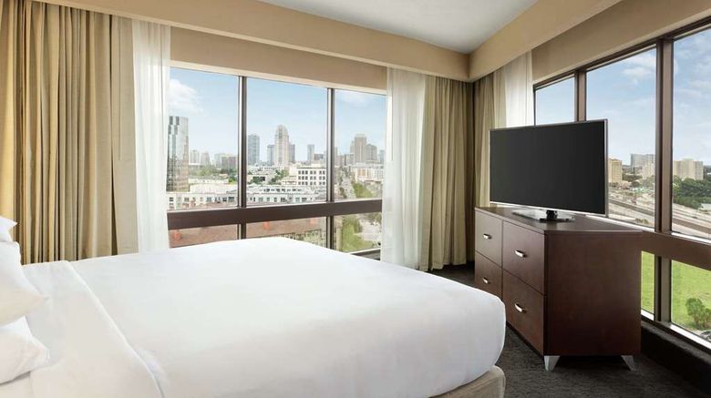 <b>DoubleTree by Hilton Orlando Downtown Room</b>. Images powered by <a href="https://iceportal.shijigroup.com/" title="IcePortal" target="_blank">IcePortal</a>.
