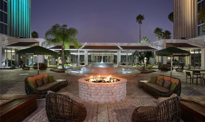 Doubletree by Hilton-Universal Entrance Exterior