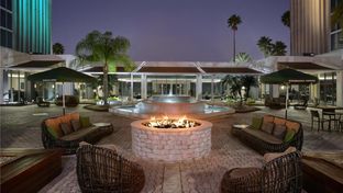 Doubletree by Hilton-Universal Entrance