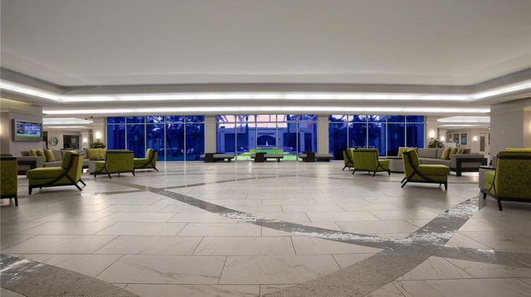 Doubletree by Hilton-Universal Entrance Lobby