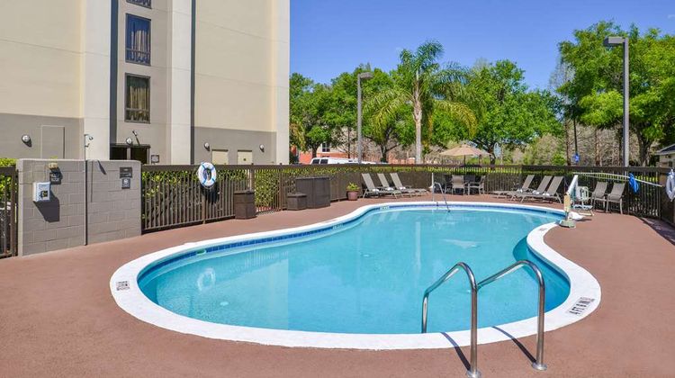 Hampton Inn closest to Universal Orlando Pool