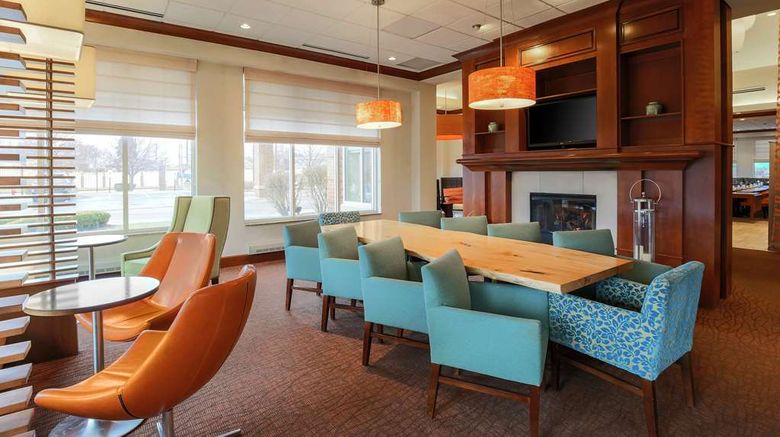 <b>Hilton Garden Inn Chicago/Midway Airport Lobby</b>. Images powered by <a href="https://iceportal.shijigroup.com/" title="IcePortal" target="_blank">IcePortal</a>.