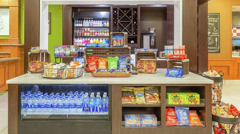 <b>Hilton Garden Inn Tinley Park Restaurant</b>. Images powered by <a href="https://iceportal.shijigroup.com/" title="IcePortal" target="_blank">IcePortal</a>.