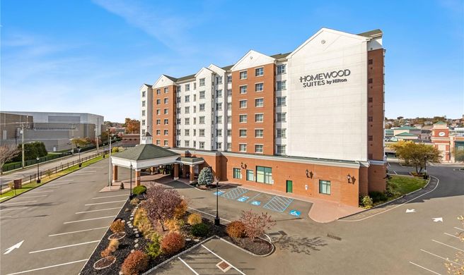 Homewood Suites by Hilton Meadowlands Exterior