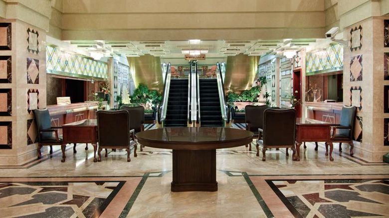 <b>Madinah Hilton Lobby</b>. Images powered by <a href="https://iceportal.shijigroup.com/" title="IcePortal" target="_blank">IcePortal</a>.