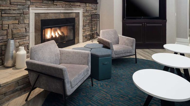 <b>Hampton Inn & Suites Memphis-Beale Stree Lobby</b>. Images powered by <a href="https://iceportal.shijigroup.com/" title="IcePortal" target="_blank">IcePortal</a>.