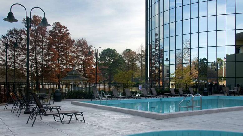 <b>Hilton Memphis Pool</b>. Images powered by <a href="https://iceportal.shijigroup.com/" title="IcePortal" target="_blank">IcePortal</a>.