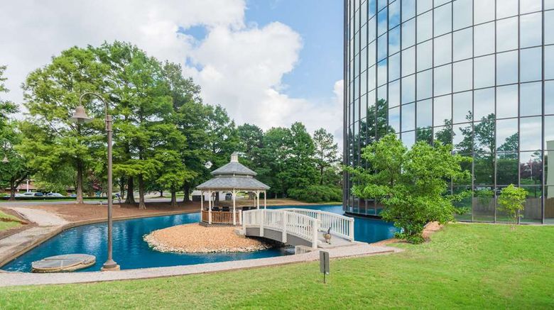 <b>Hilton Memphis Exterior</b>. Images powered by <a href="https://iceportal.shijigroup.com/" title="IcePortal" target="_blank">IcePortal</a>.