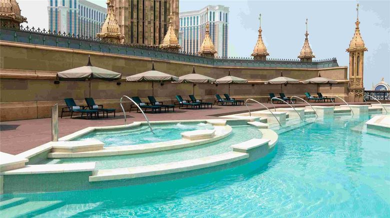 <b>Conrad Macao Pool</b>. Images powered by <a href="https://iceportal.shijigroup.com/" title="IcePortal" target="_blank">IcePortal</a>.