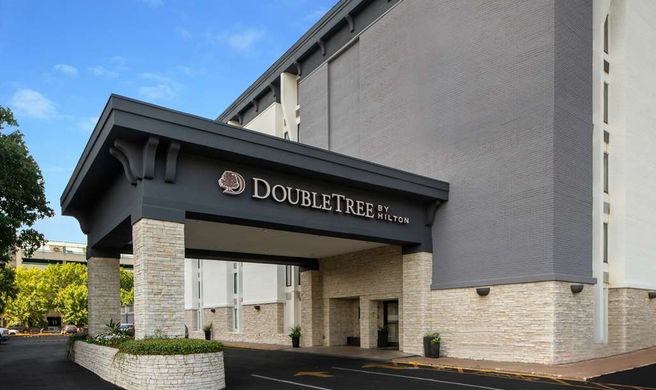 Doubletree by Hilton Montgomery Downtown Exterior
