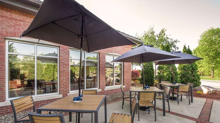 Hilton Garden Inn Manchester Downtown Exterior