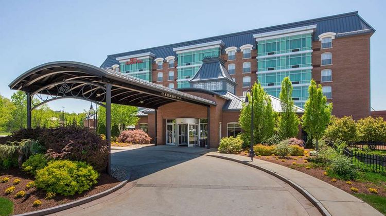 Hilton Garden Inn Manchester Downtown Exterior