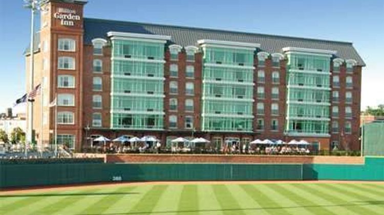 Hilton Garden Inn Manchester Downtown Exterior