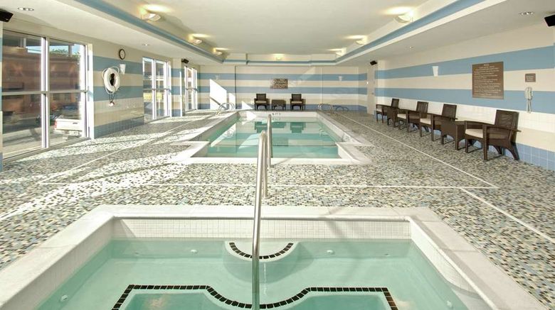 <b>Hilton Garden Inn Portsmouth Downtown Pool</b>. Images powered by <a href="https://iceportal.shijigroup.com/" title="IcePortal" target="_blank">IcePortal</a>.