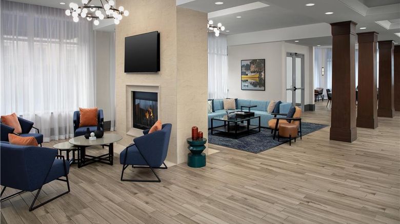 <b>Hilton Garden Inn Portsmouth Downtown Lobby</b>. Images powered by <a href="https://iceportal.shijigroup.com/" title="IcePortal" target="_blank">IcePortal</a>.