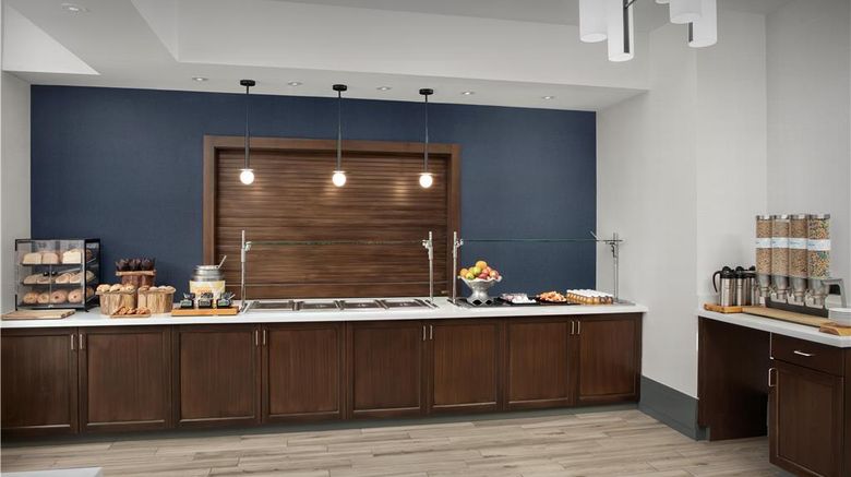 <b>Hilton Garden Inn Portsmouth Downtown Restaurant</b>. Images powered by <a href="https://iceportal.shijigroup.com/" title="IcePortal" target="_blank">IcePortal</a>.