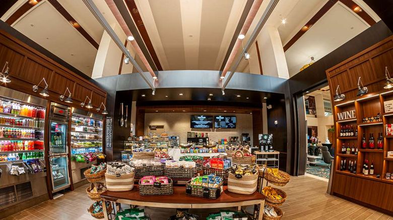 <b>Hilton Miami Airport Blue Lagoon Restaurant</b>. Images powered by <a href="https://iceportal.shijigroup.com/" title="IcePortal" target="_blank">IcePortal</a>.