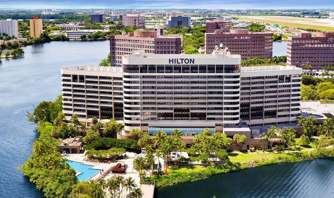 Hilton Miami Airport Blue Lagoon Exterior