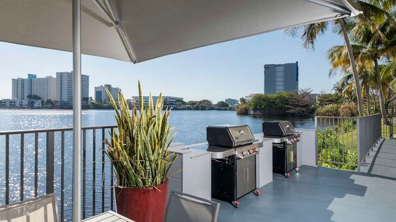<b>Homewood Suites Miami Airport-Blue Lagoon Restaurant</b>. Images powered by <a href="https://iceportal.shijigroup.com/" title="IcePortal" target="_blank">IcePortal</a>.