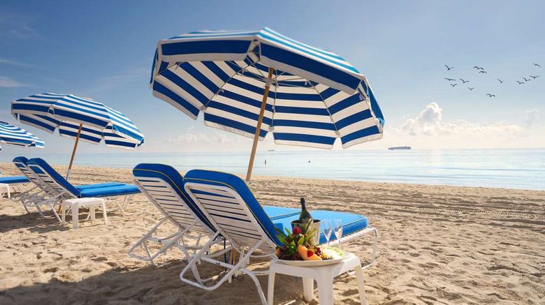 <b>Hilton Bentley Miami South Beach Room</b>. Images powered by <a href="https://iceportal.shijigroup.com/" title="IcePortal" target="_blank">IcePortal</a>.