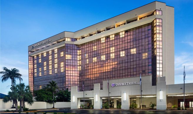 Doubletree Miami Airport Convention Ctr Exterior