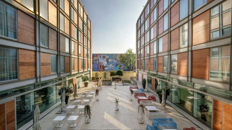 DoubleTree by Hilton Hotel Milan Exterior