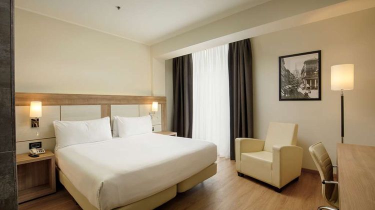 DoubleTree by Hilton Hotel Milan Room