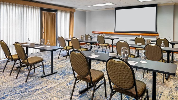 Hampton Inn & Suites Country Club Plaza Meeting