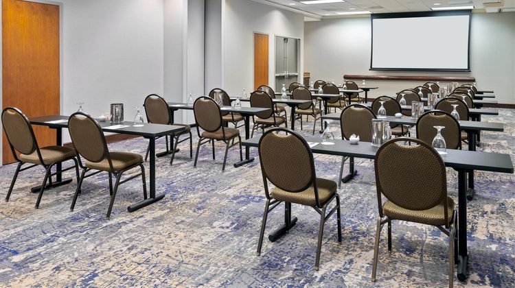 Hampton Inn & Suites Country Club Plaza Meeting
