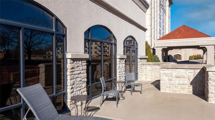 Hampton Inn & Suites Country Club Plaza Exterior