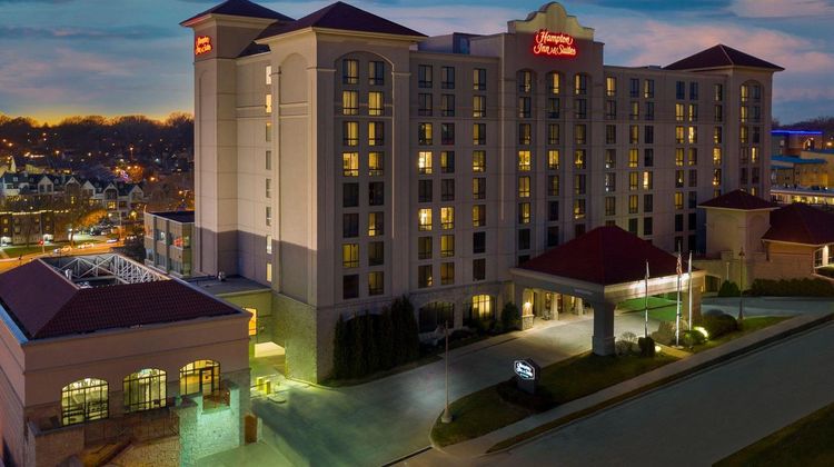 Hampton Inn & Suites Country Club Plaza Exterior