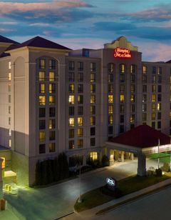 Hampton Inn & Suites Country Club Plaza