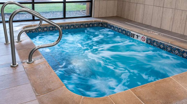 <b>Hampton Inn Kansas City-Lee's Summit Pool</b>. Images powered by <a href="https://iceportal.shijigroup.com/" title="IcePortal" target="_blank">IcePortal</a>.