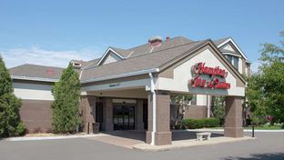 Hampton Inn & Suites Merriam