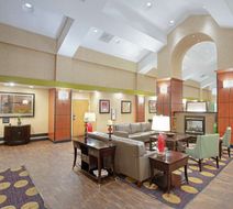 Hampton Inn & Suites Merriam Lobby