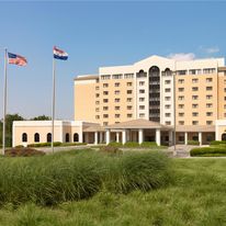 Embassy Suites Hotel Airport