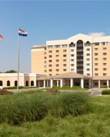 Embassy Suites Hotel Airport