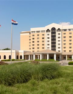 Embassy Suites Hotel Airport