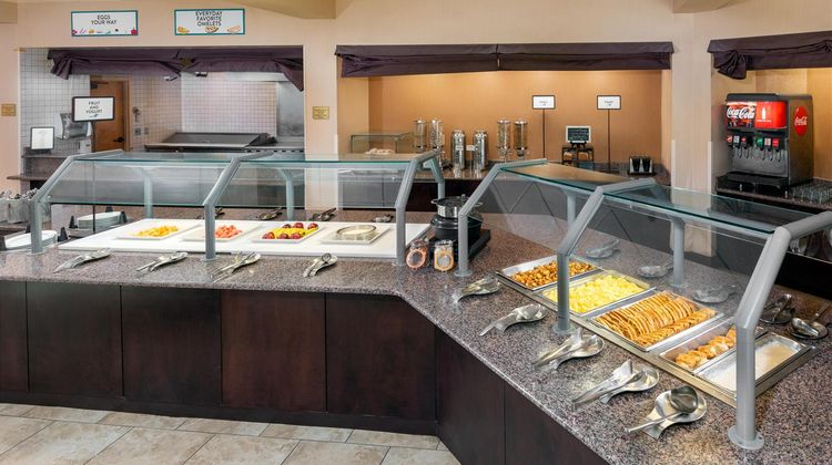 Embassy Suites Hotel Airport Restaurant