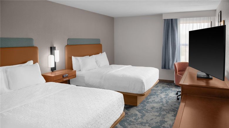 <b>Hampton Inn Kansas City/Shawnee Mission Room</b>. Images powered by <a href="https://iceportal.shijigroup.com/" title="IcePortal" target="_blank">IcePortal</a>.