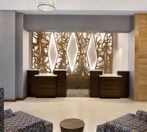 Doubletree Hotel Milwaukee/Brookfield Lobby